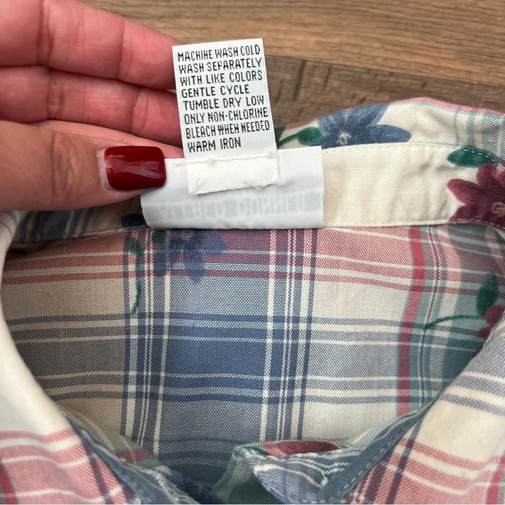 Vintage Alfred Dunner Women's Plaid and Floral Short Sleeve Button Down Size 12P - Picture 6 of 7